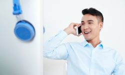 nhan-vien-tu-van-khach-hang-cong-ty-hoa-hong